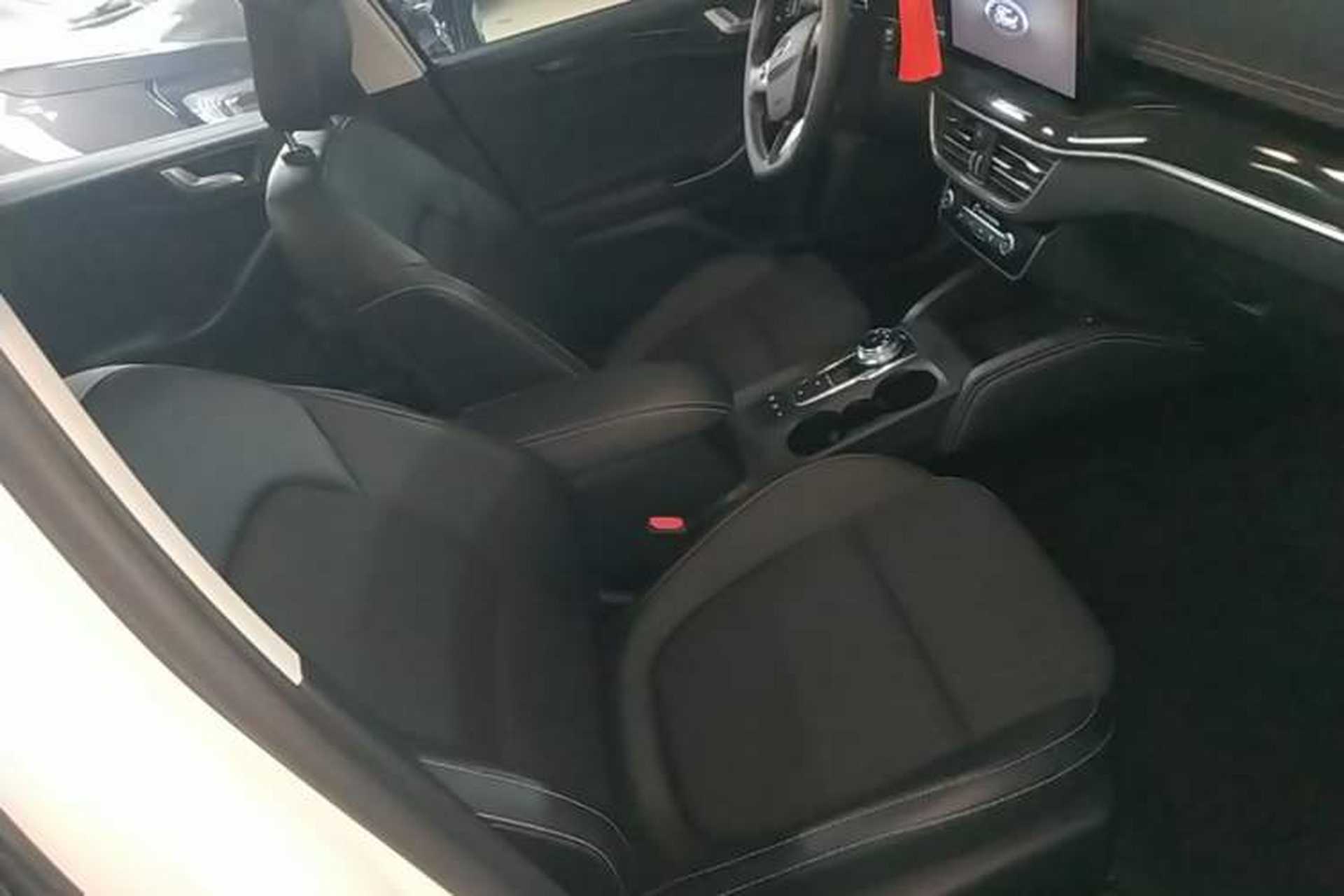 Used Ford Focus 2021 Hatchback EcoBoost 180 Automatic Titanium Edition Right Front Seat