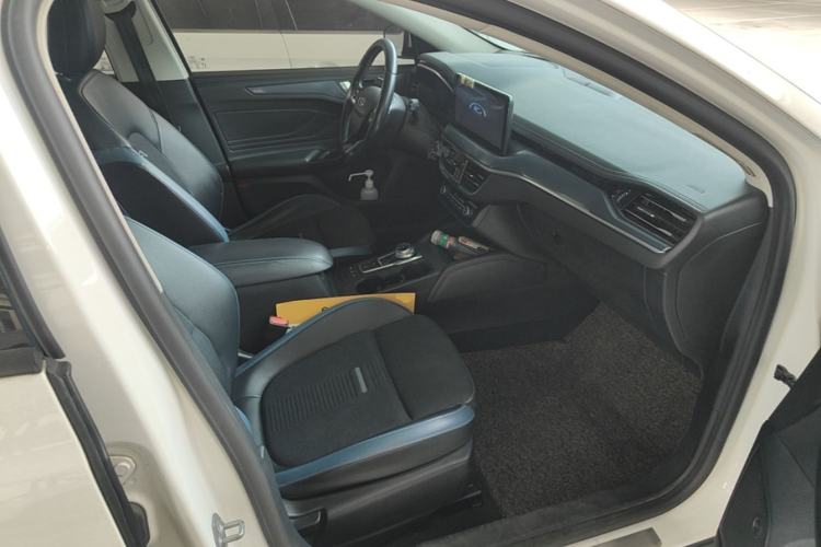 Used Ford Focus 2021 EcoBoost 180 Automatic Hunter Edition Right Front Seat