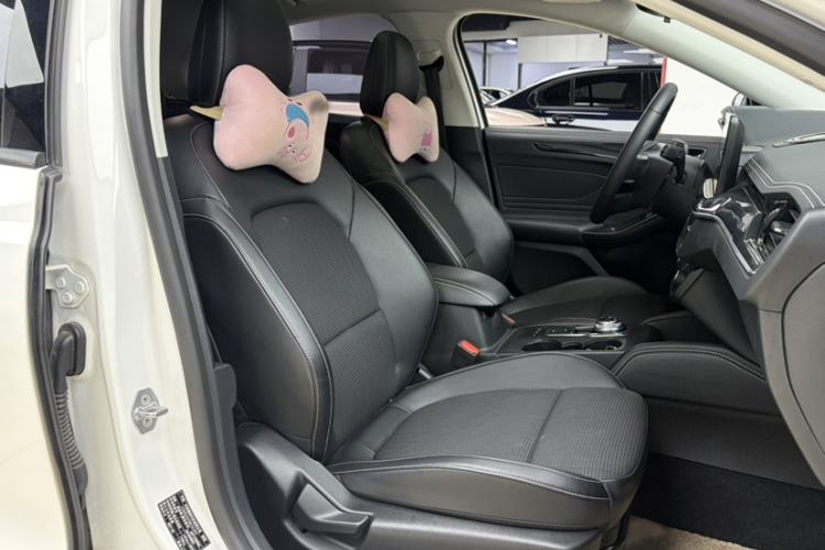 Used Ford Focus 2021 Hatchback EcoBoost 180 Automatic Titanium Edition Right Front Seat