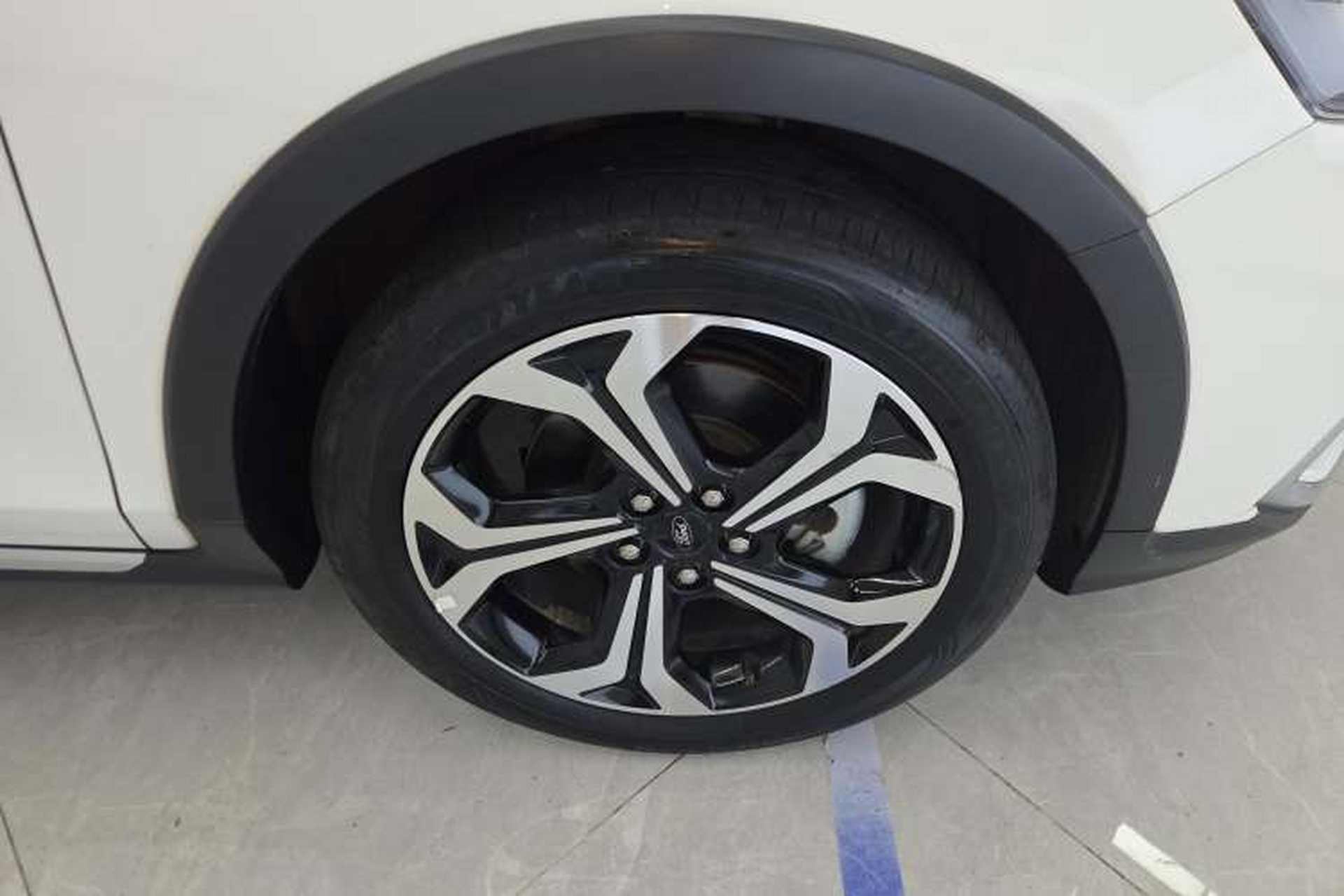 Used Ford Focus 2021 EcoBoost 180 Automatic Hunter Edition Right Front Wheel Hub