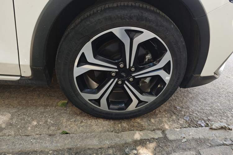 Used Ford Focus 2021 EcoBoost 180 Automatic Hunter Edition Right Front Wheel Hub