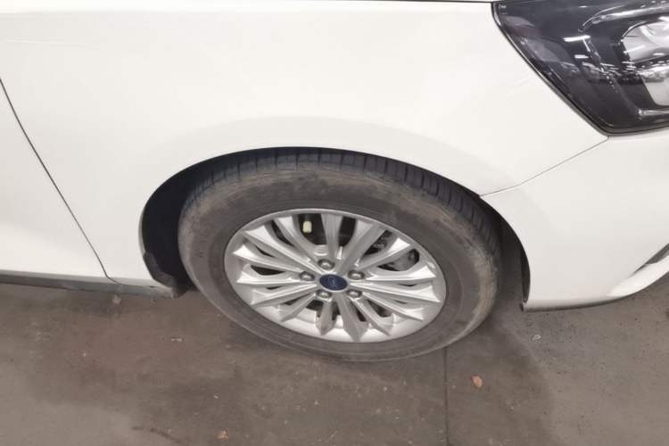 Used Ford Focus 2021 Sedan 1.5L Automatic Sharp Edition Right Front Wheel Hub