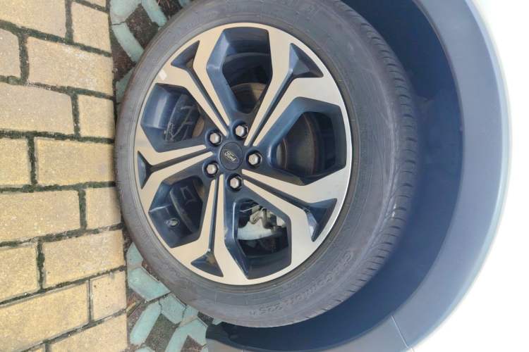 Used Ford Focus 2021 EcoBoost 180 Automatic Hunter Edition Right Front Wheel Hub