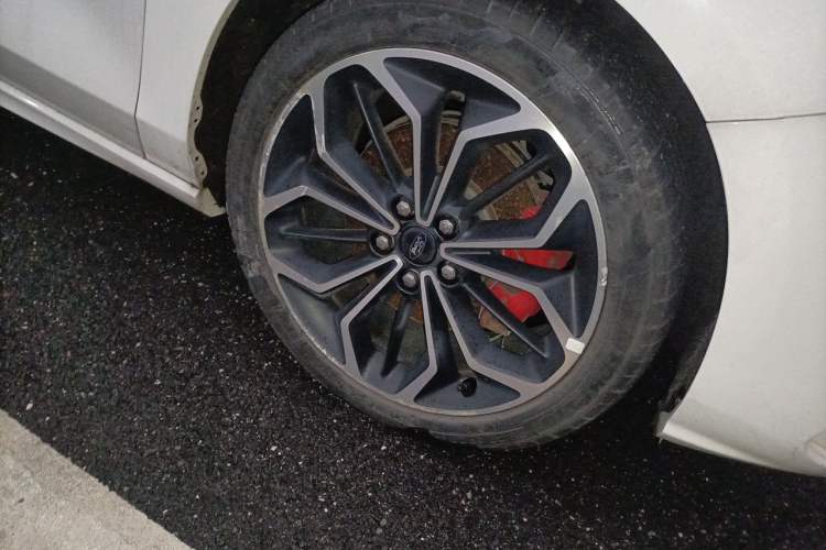 Used Ford Focus 2021 Sedan EcoBoost 180 Automatic ST Line Right Front Wheel Hub