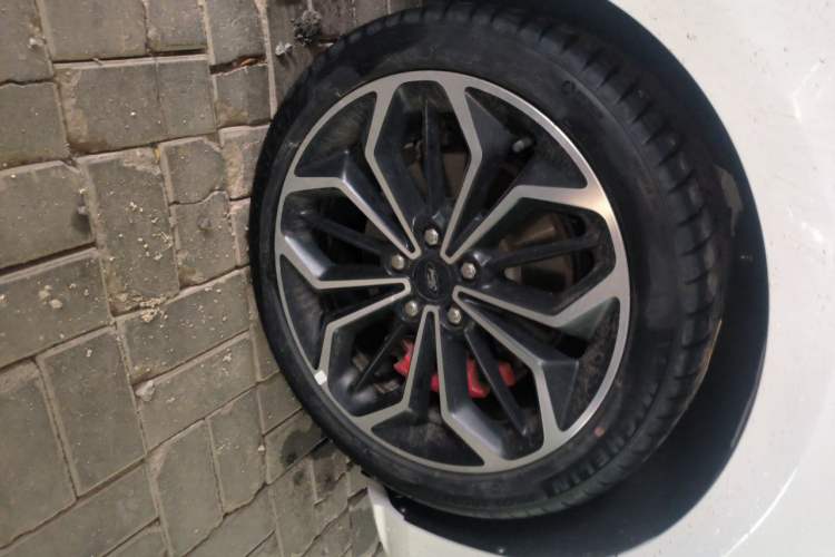 Used Ford Focus 2021 Sedan EcoBoost 180 Automatic ST Line Right Front Wheel Hub