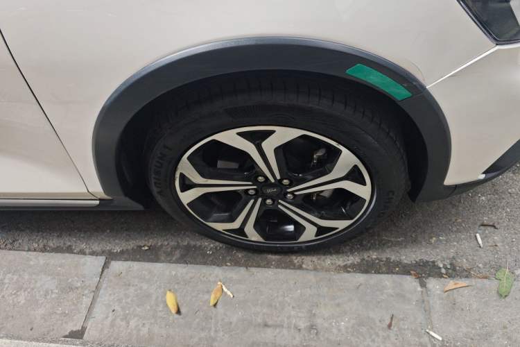 Used Ford Focus 2021 EcoBoost 180 Automatic Hunter Edition Right Front Wheel Hub