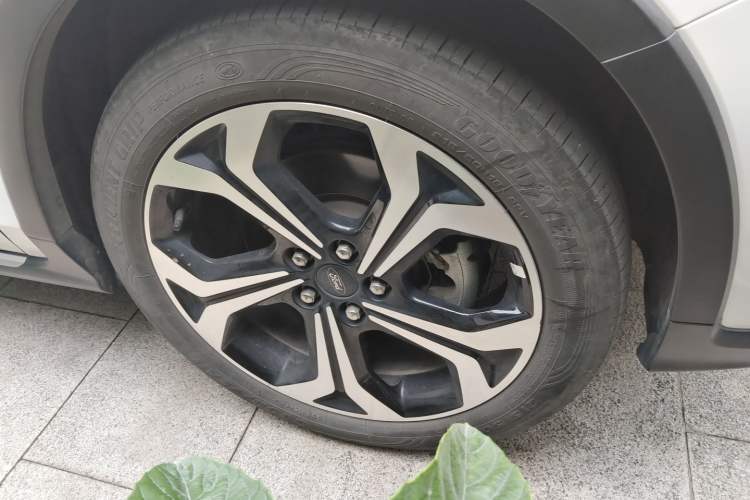 Used Ford Focus 2021 EcoBoost 180 Automatic Hunter Edition Right Front Wheel Hub