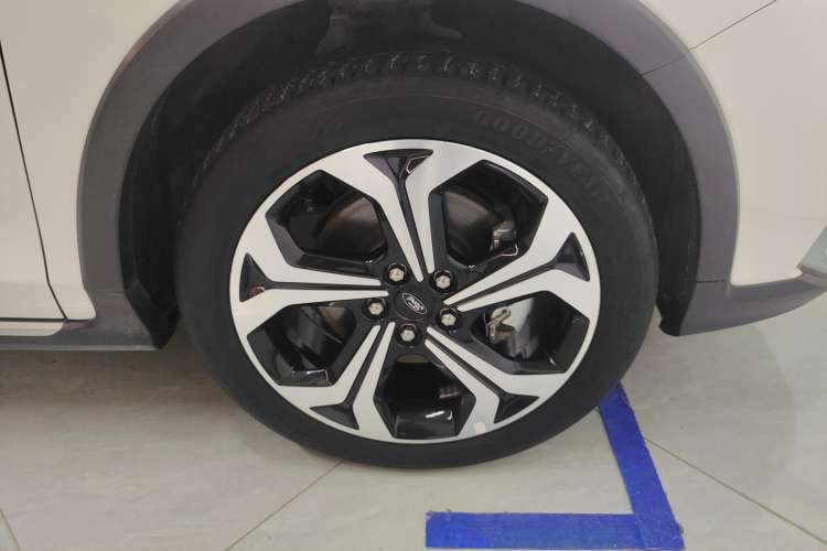 Used Ford Focus 2021 EcoBoost 180 Automatic Hunter Edition Right Front Wheel Hub