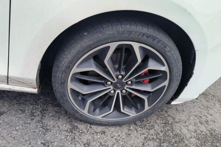 Used Ford Focus 2021 Sedan EcoBoost 180 Automatic ST Line Right Front Wheel Hub