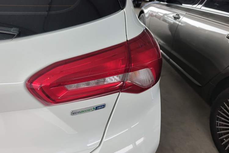 Used Ford Focus 2021 Hatchback EcoBoost 180 Automatic Titanium Edition Right Rear Taillight