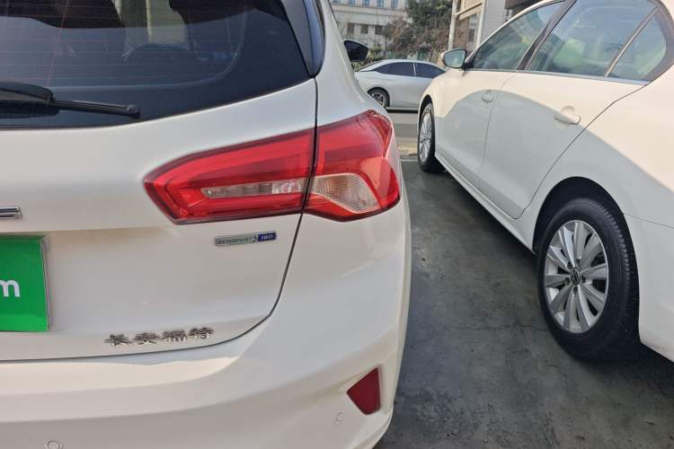 Used Ford Focus 2021 Hatchback EcoBoost 180 Automatic Titanium Edition Right Rear Taillight