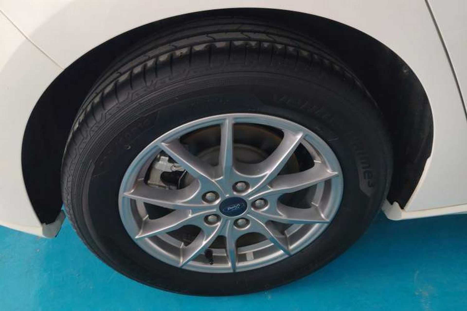 Used Ford Focus 2021 Hatchback EcoBoost 180 Automatic Titanium Edition Right Rear Wheel Hub
