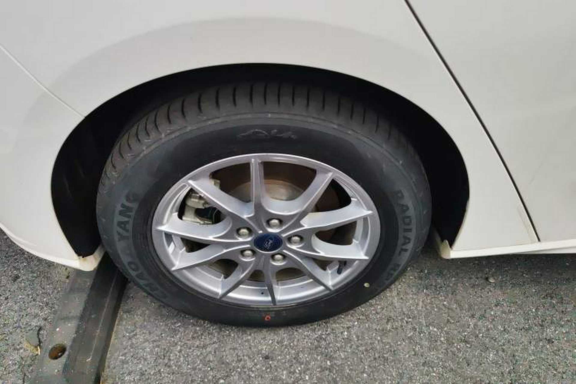 Used Ford Focus 2021 Hatchback EcoBoost 180 Automatic Titanium Edition Right Rear Wheel Hub