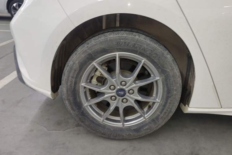 Used Ford Focus 2021 Hatchback EcoBoost 180 Automatic Titanium Edition Right Rear Wheel Hub