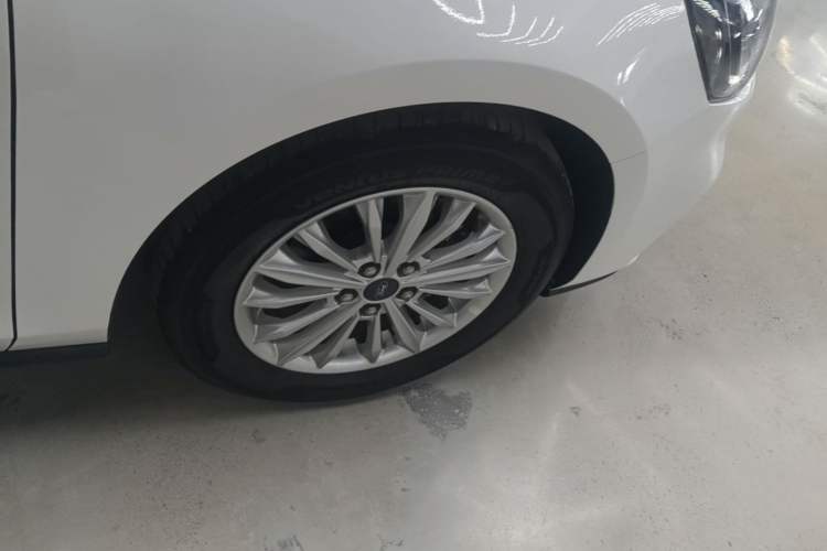 Used Ford Focus 2021 Sedan 1.5L Automatic Sharp Edition Right Rear Wheel Hub