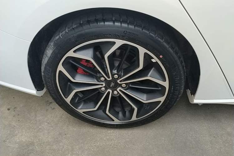 Used Ford Focus 2021 Sedan EcoBoost 180 Automatic ST Line Right Rear Wheel Hub