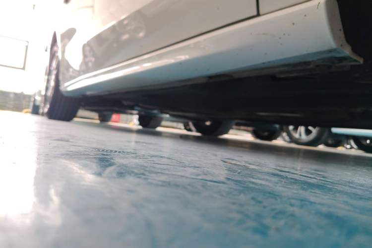 Used Ford Focus 2021 Hatchback EcoBoost 180 Automatic Titanium Edition Right Side Sill