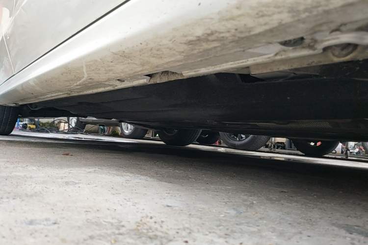 Used Ford Focus 2021 Hatchback EcoBoost 180 Automatic Titanium Edition Right Side Sill