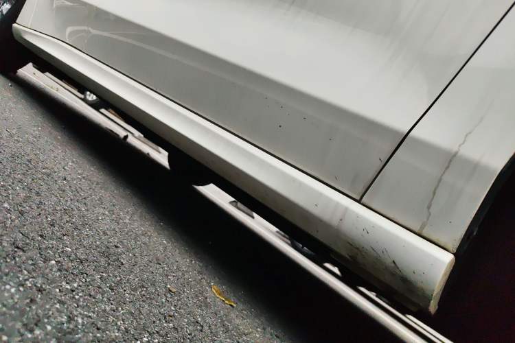 Used Ford Focus 2021 Hatchback EcoBoost 180 Automatic Titanium Edition Right Side Sill