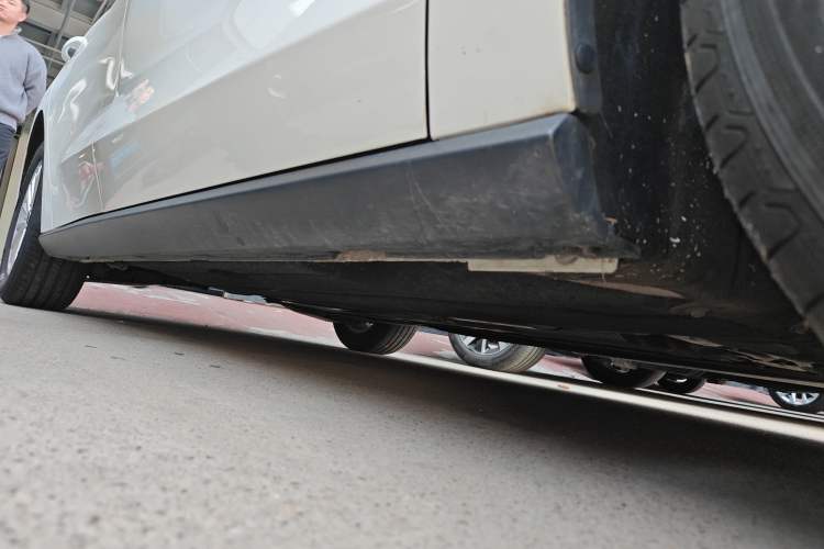 Used Ford Focus 2021 Sedan EcoBoost 180 Automatic Trendy Model Right Side Sill