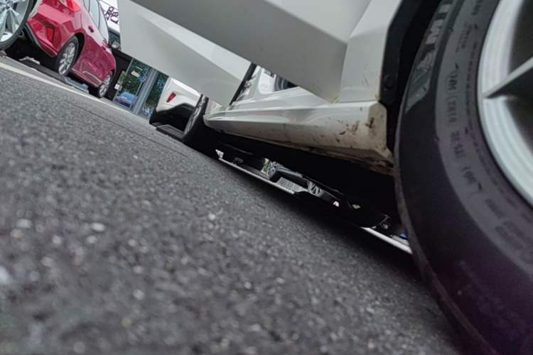 Used Ford Focus 2021 Hatchback EcoBoost 180 Automatic Titanium Edition Right Side Sill