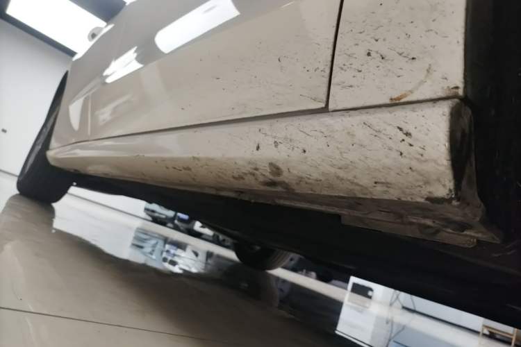 Used Ford Focus 2021 Hatchback EcoBoost 180 Automatic Titanium Edition Right Side Sill
