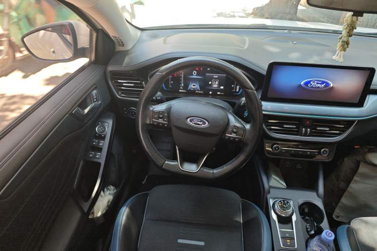 Used Ford Focus 2021 EcoBoost 180 Automatic Hunter Edition Steering Wheel