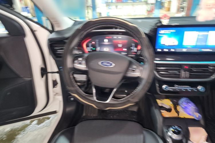 Used Ford Focus 2021 Hatchback EcoBoost 180 Automatic Titanium Edition Steering Wheel