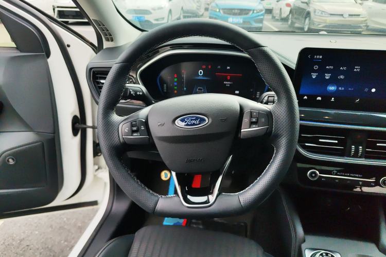 Used Ford Focus 2021 Hatchback EcoBoost 180 Automatic Titanium Edition Steering Wheel
