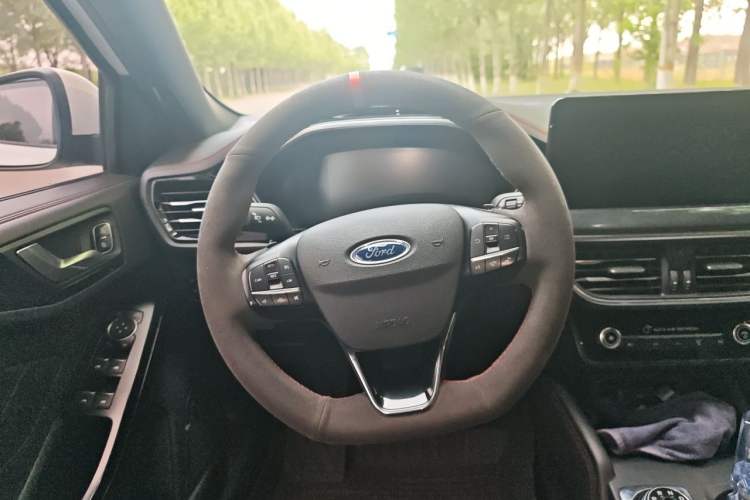 Used Ford Focus 2021 Hatchback EcoBoost 180 Automatic ST Line Steering Wheel