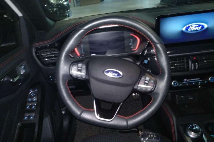 Used Ford Focus 2021 Hatchback EcoBoost 180 Automatic ST Line Steering Wheel