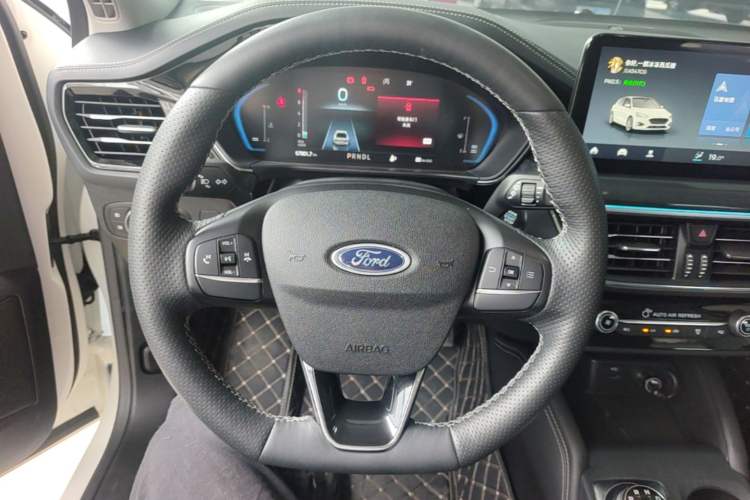 Used Ford Focus 2021 Hatchback EcoBoost 180 Automatic Titanium Edition Steering Wheel