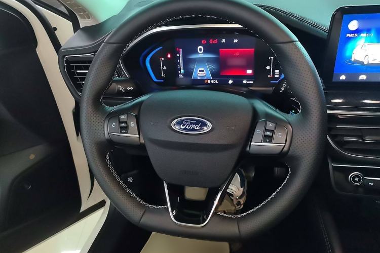 Used Ford Focus 2021 Hatchback EcoBoost 180 Automatic Titanium Edition Steering Wheel