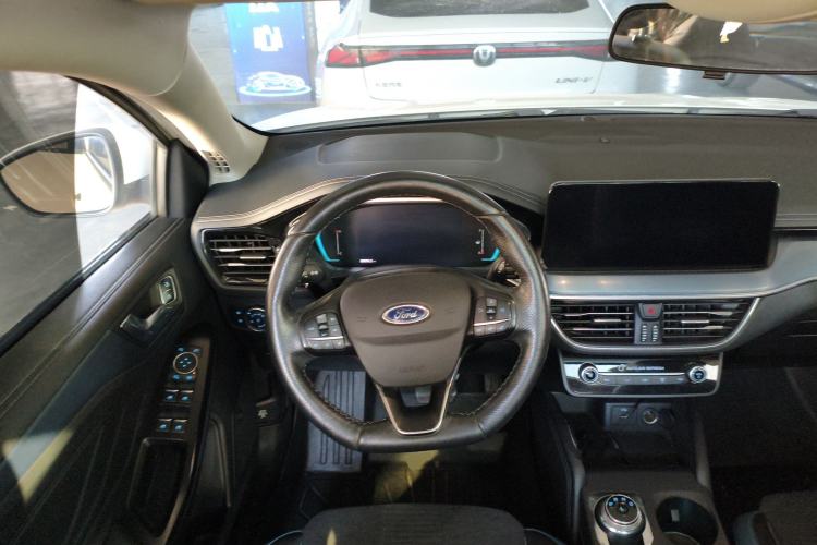 Used Ford Focus 2021 EcoBoost 180 Automatic Hunter Edition Steering Wheel