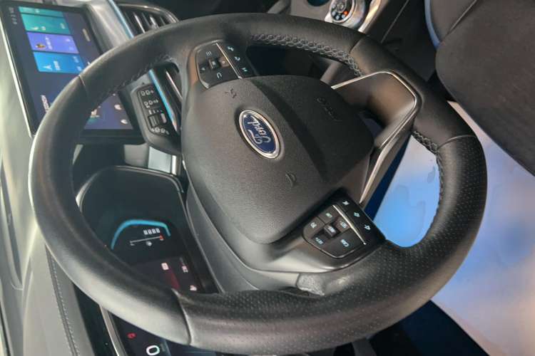Used Ford Focus 2021 EcoBoost 180 Automatic Hunter Edition Steering Wheel