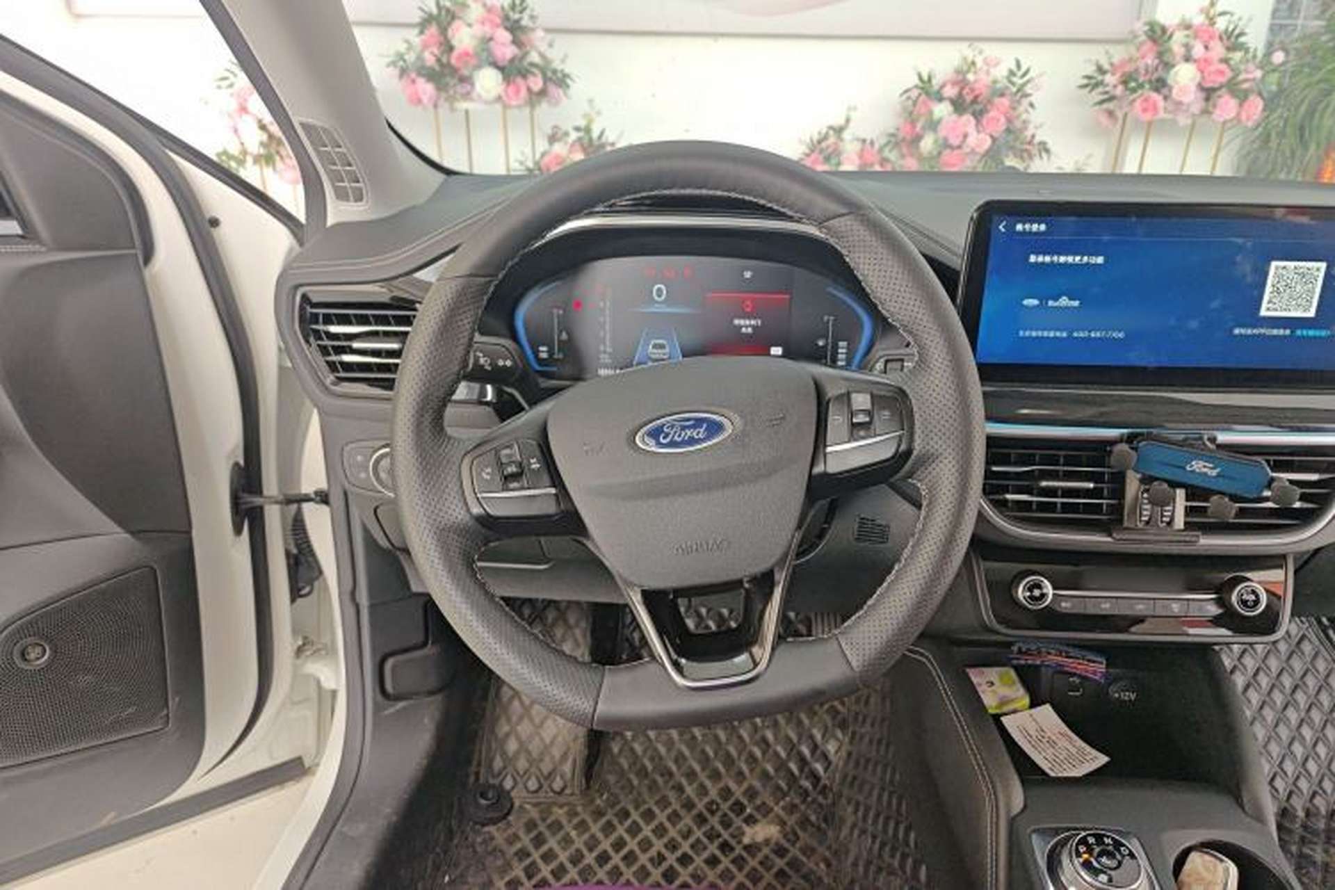 Used Ford Focus 2021 Hatchback EcoBoost 180 Automatic Titanium Edition Steering Wheel