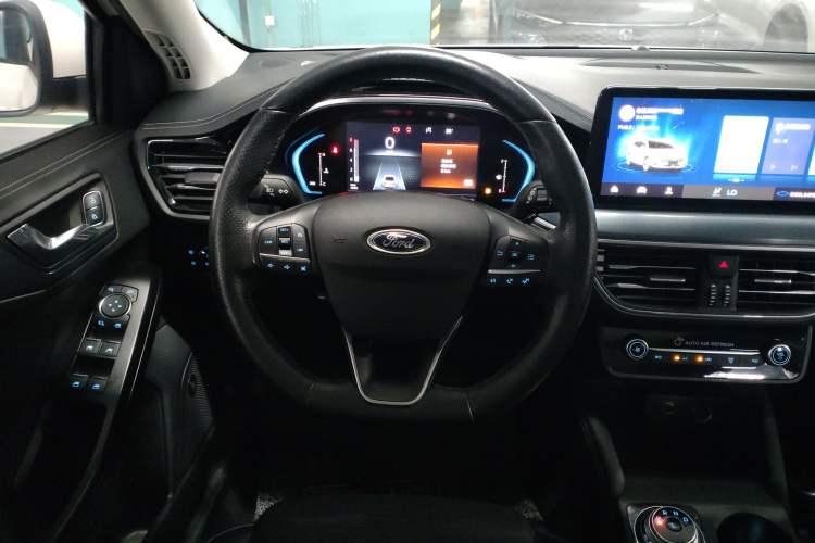 Used Ford Focus 2021 EcoBoost 180 Automatic Hunter Edition Steering Wheel