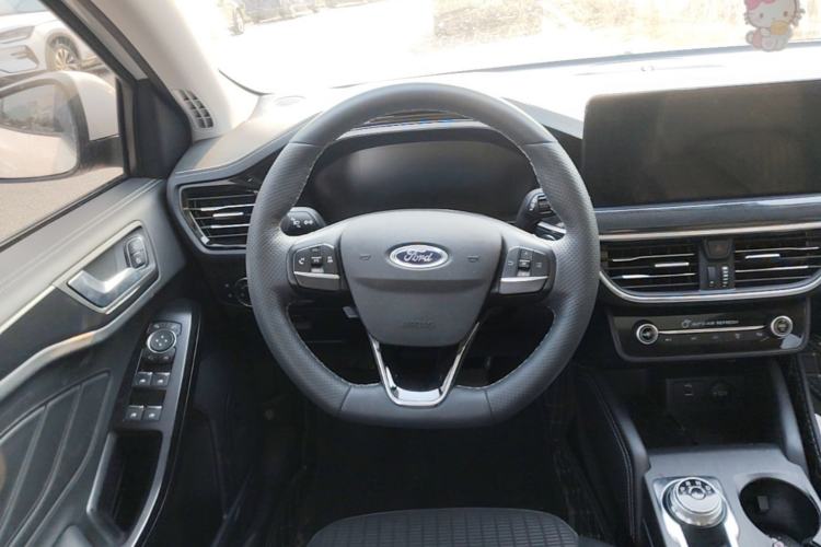 Used Ford Focus 2021 Hatchback EcoBoost 180 Automatic Titanium Edition Steering Wheel