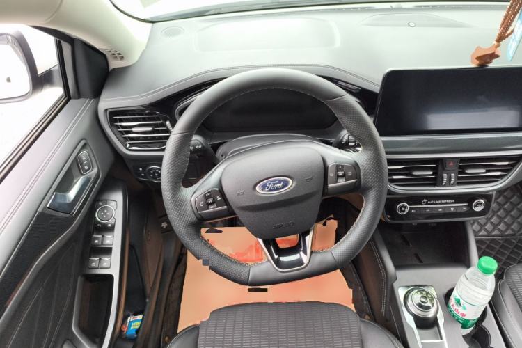 Used Ford Focus 2021 Hatchback EcoBoost 180 Automatic Titanium Edition Steering Wheel