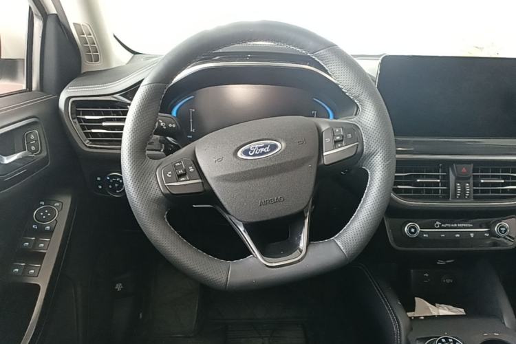 Used Ford Focus 2021 Hatchback EcoBoost 180 Automatic Titanium Edition Steering Wheel