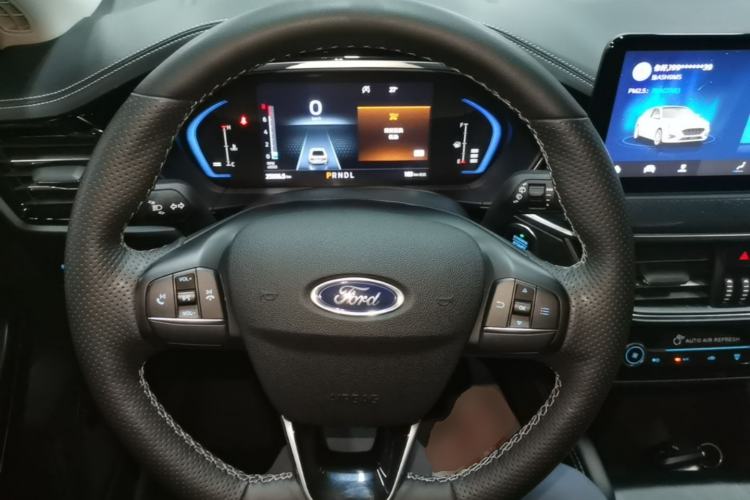 Used Ford Focus 2021 Hatchback EcoBoost 180 Automatic Titanium Edition Steering Wheel