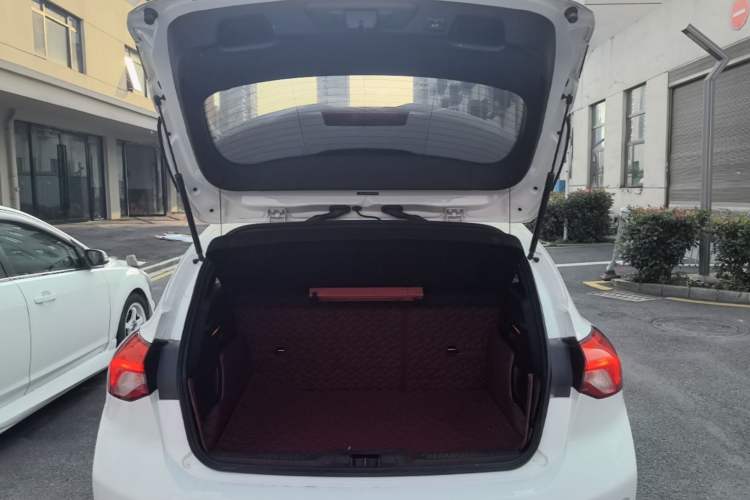 Used Ford Focus 2021 Hatchback EcoBoost 180 Automatic ST Line Trunk