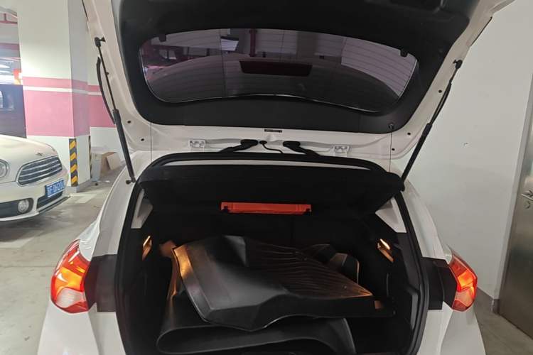 Used Ford Focus 2021 Hatchback EcoBoost 180 Automatic Titanium Edition Trunk