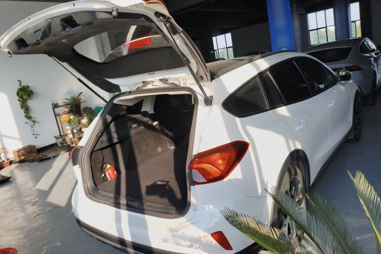 Used Ford Focus 2021 EcoBoost 180 Automatic Hunter Edition Trunk