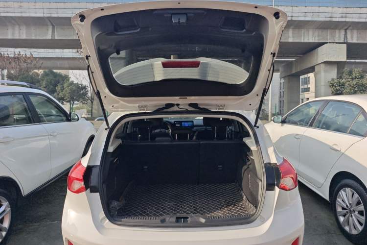 Used Ford Focus 2021 Hatchback EcoBoost 180 Automatic Titanium Edition Trunk