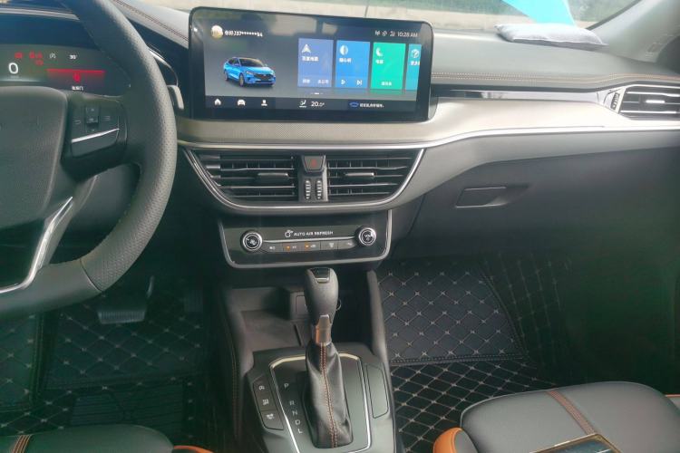 Used Ford Focus 2022 Sedan EcoBoost 180 Automatic Performance Edition Audio And AC Panel