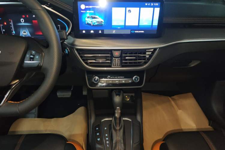 Used Ford Focus 2022 Sedan EcoBoost 180 Automatic Performance Edition Audio And AC Panel