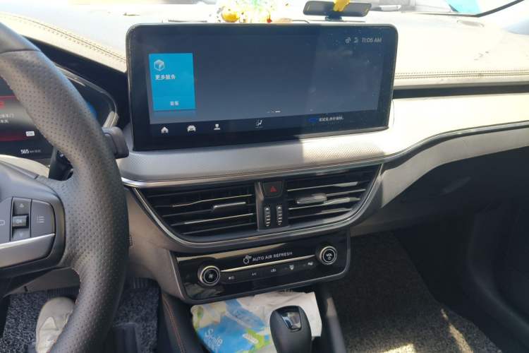 Used Ford Focus 2022 Sedan EcoBoost 180 Automatic Performance Edition Audio And AC Panel