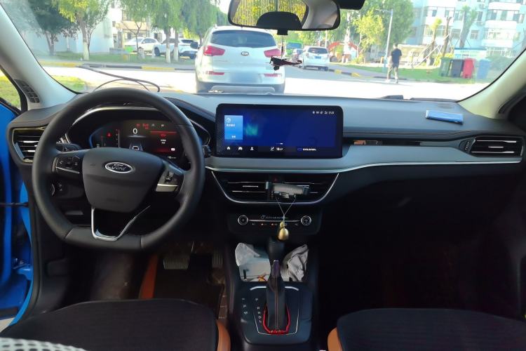Used Ford Focus 2022 Hatchback EcoBoost 180 Automatic Performance Edition Center Console