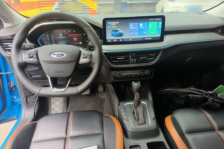 Used Ford Focus 2022 Sedan EcoBoost 180 Automatic Performance Edition Center Console
